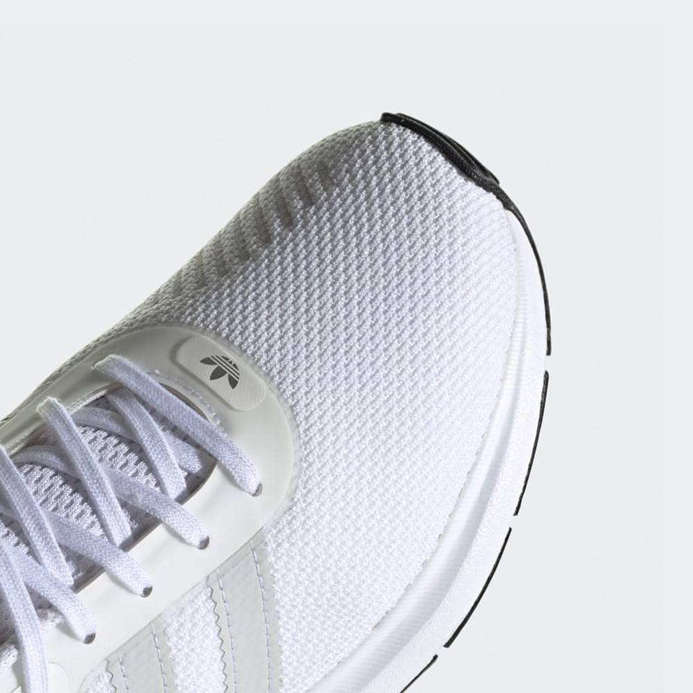 ADIDAS SWIFT RUN RF W